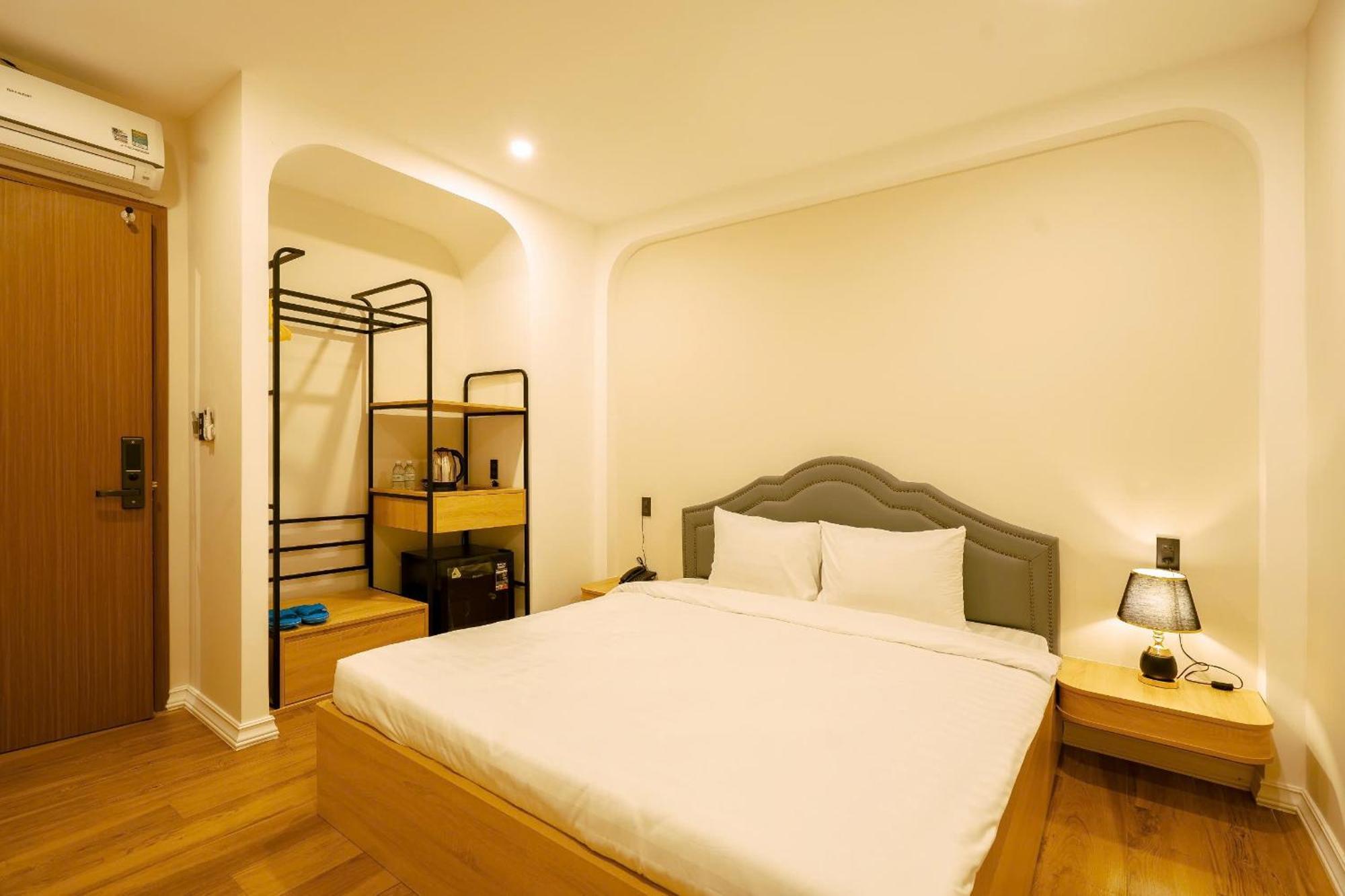 Khach San Da Lat Co Dieu Hoa - Cach Cho 50M Ngoại thất bức ảnh